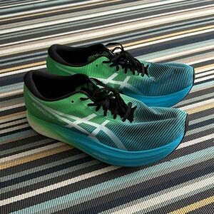 ASICS Metaspeed Sky+